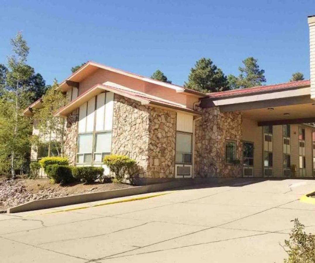 Pinetop Studio Suites Екстериор снимка