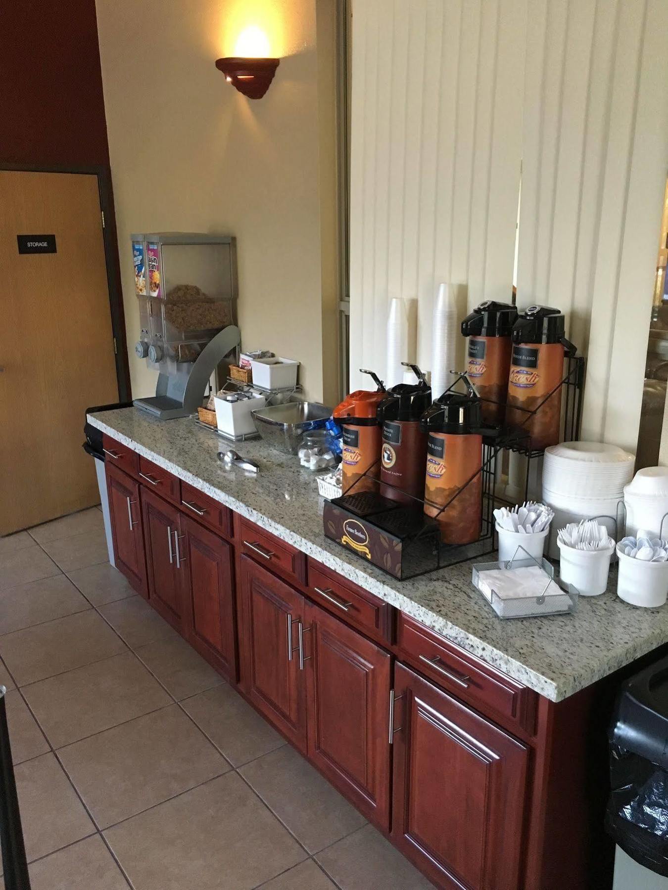 Pinetop Studio Suites Екстериор снимка
