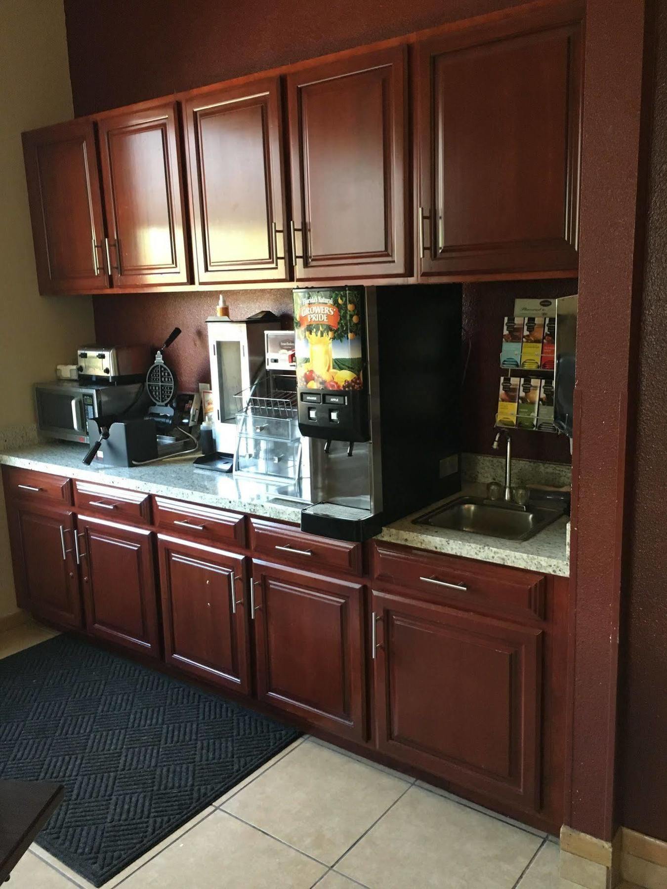 Pinetop Studio Suites Екстериор снимка